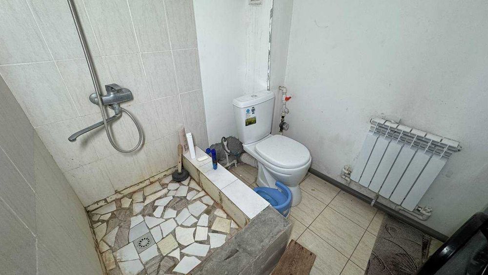 Заканал АТС 1 қаватда 3 хонали квартира сотилади. ID: 1504