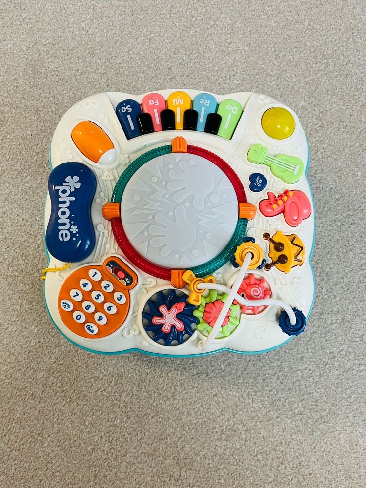 Masuta educationala interactiva 8 in 1 cu telefon tambur si pian