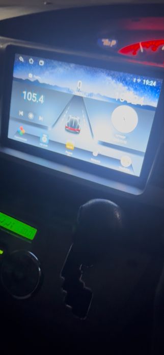 Андроид не новый но в работчем отличном состоянии !