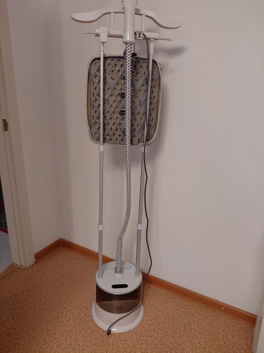 Новы паровой утюг