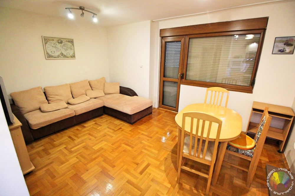 Дава се под наем Двустаен апартамент в Бургас, Център - 60 кв.м за 408 € - Снимка #1