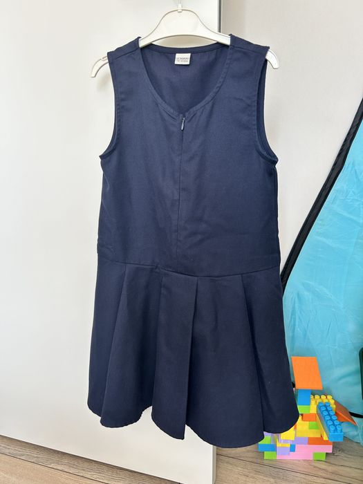 Продам сарафан для девочки рост 122-128