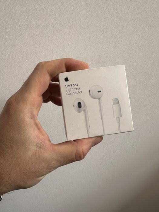 Casti apple cu fir