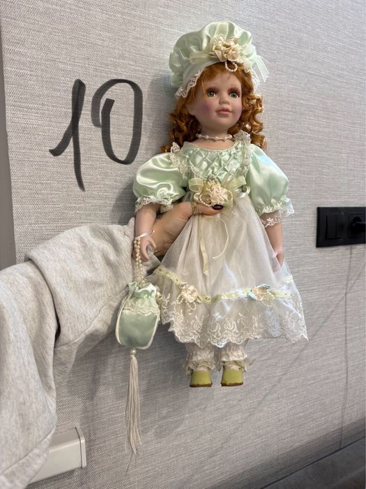 Продам фарфоровые кукол