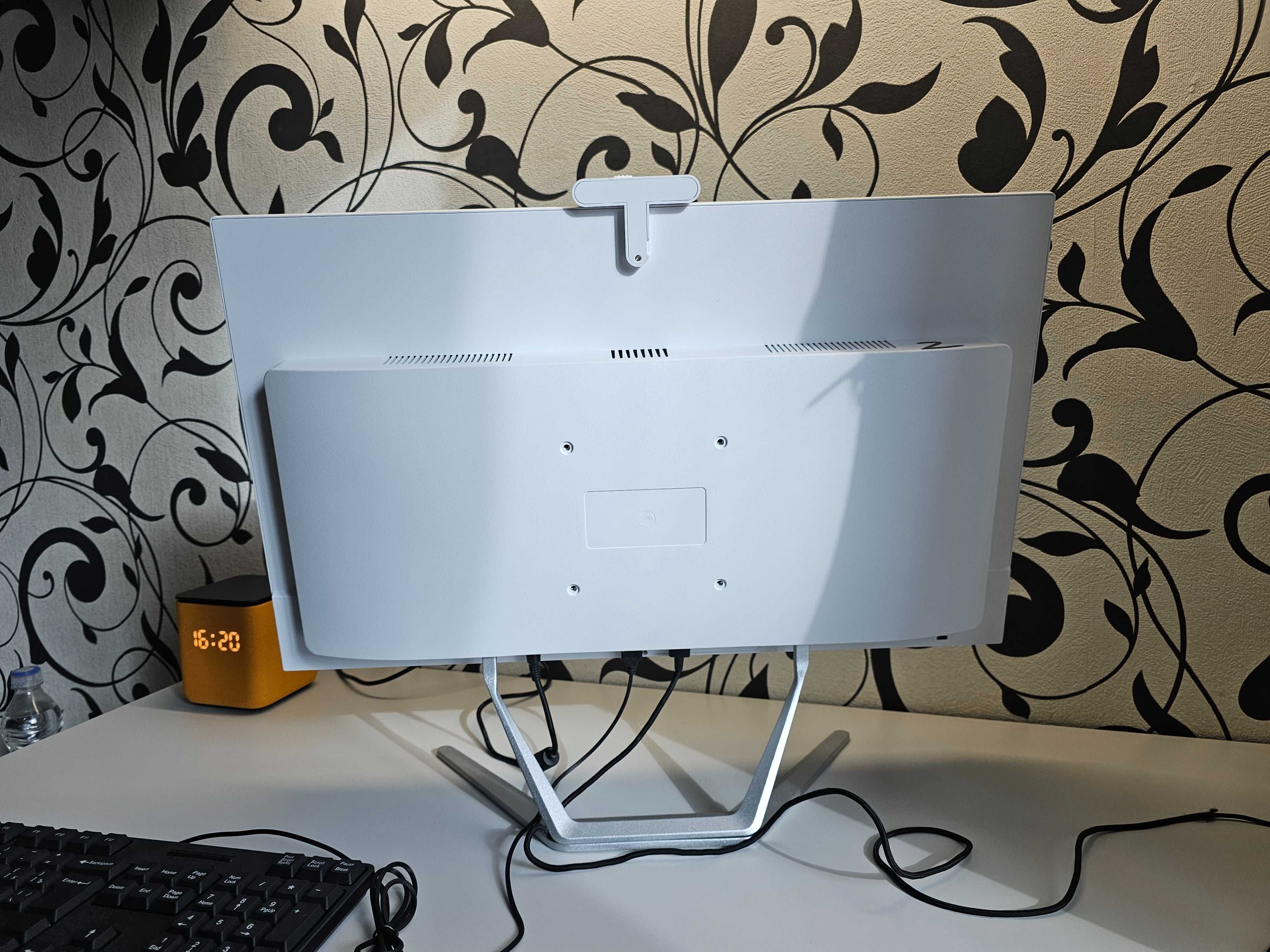 ПРОДАМ W11 AllinOne PC Моноблок Core™ i3-12100/8GB/256GBSSD/24"iPSFHD.