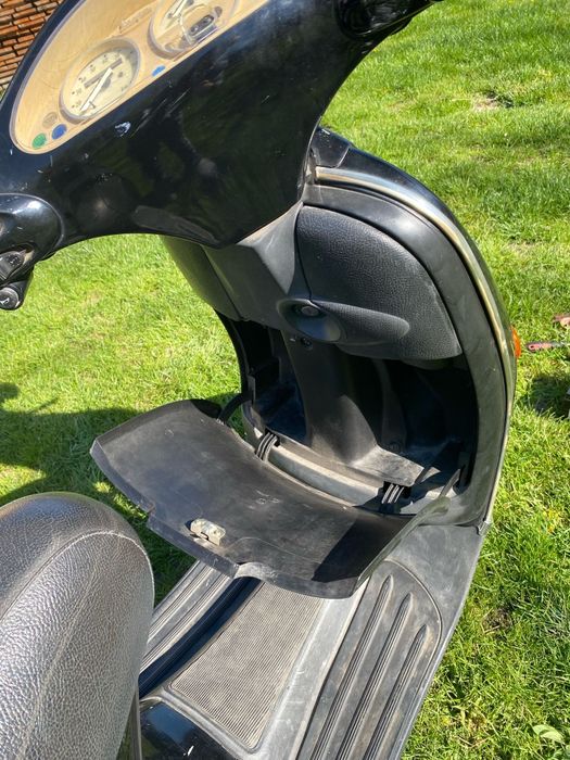 Vând scuter 50 cc