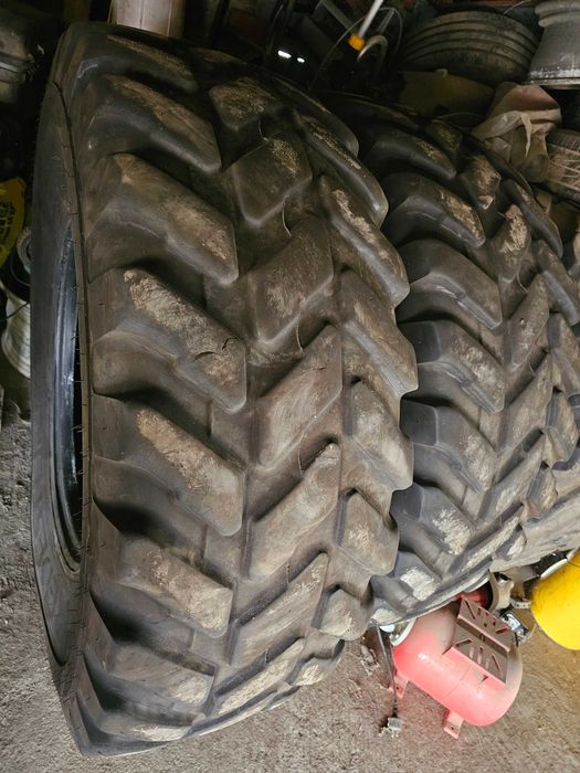 Продавам Гуми за багер VREDESTEIN - 480/80 26 - 18.4 - 26