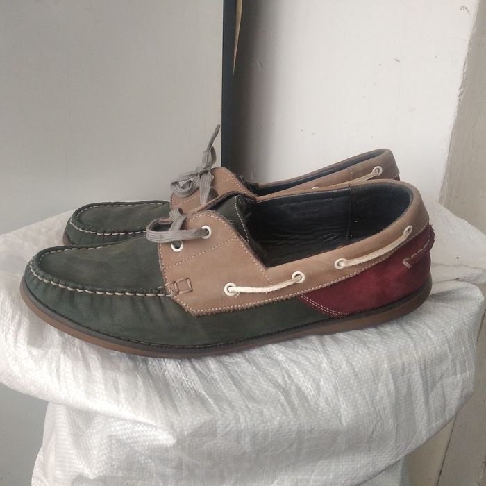 Продам фирменную обувь.