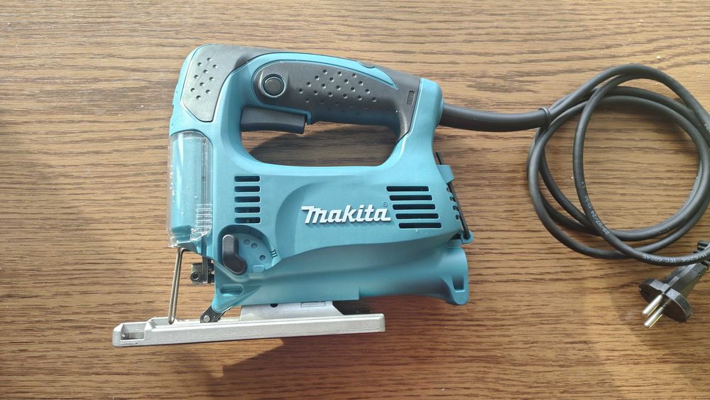 Fierastrau pendular Makita 4329