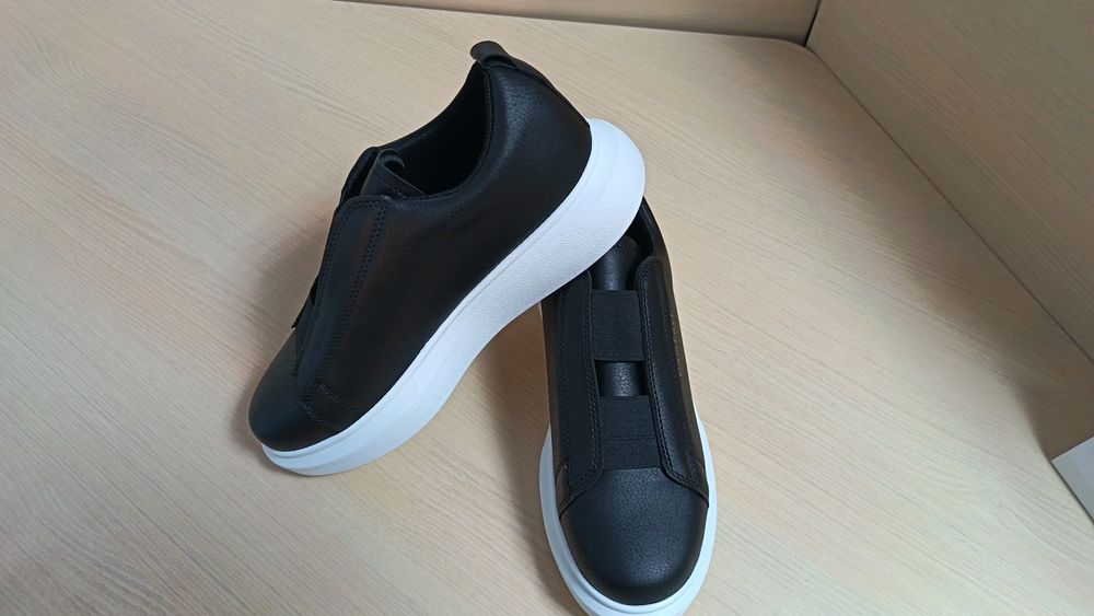 Pantofi sport măsura 42,5
