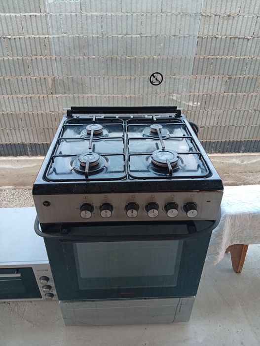 Газ плиту продам и микраволновую печь