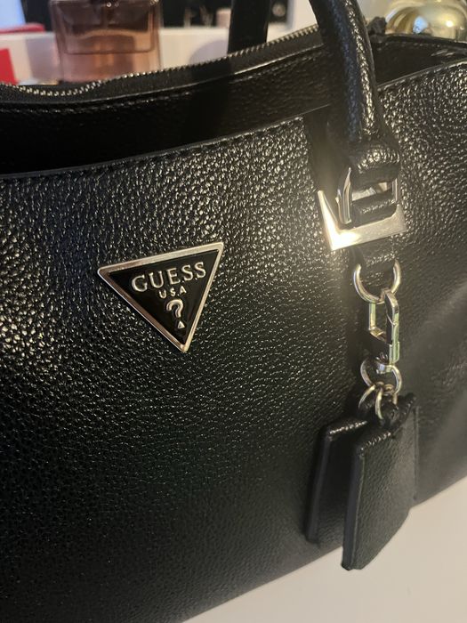 Дамска чанта Guess