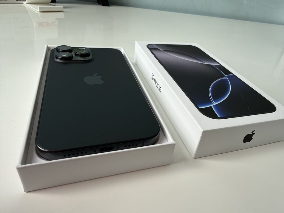 iPhone 16 Pro Max 256GB, Black Titanium 100% батерия