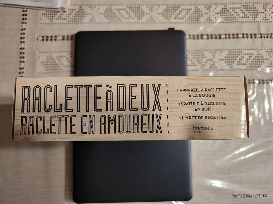 Подаръчен комплект: "Раклет за двама, раклет за влюбени"