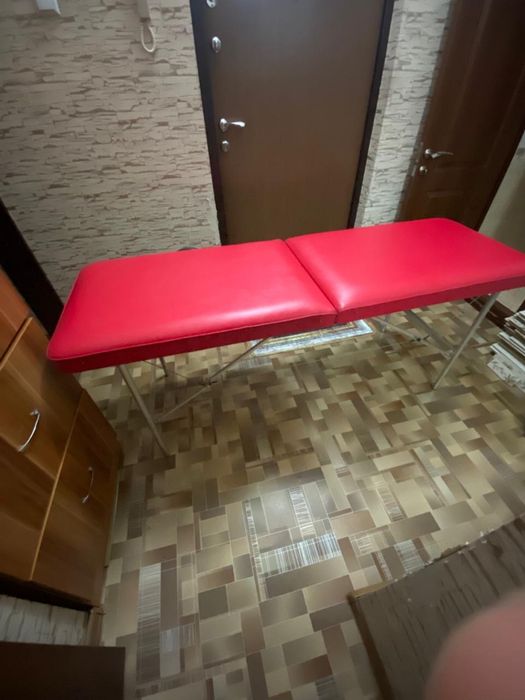 Кушетка б/у в отличном состоянии