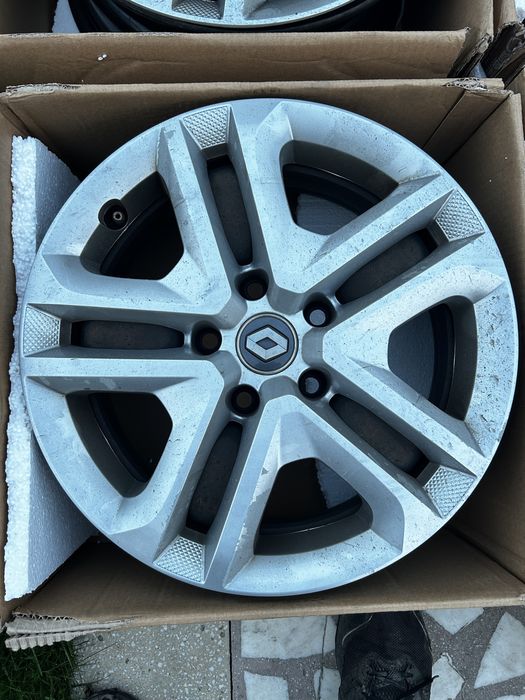 Vand set 4 jante 16” cu capace originale Renault Megane 4