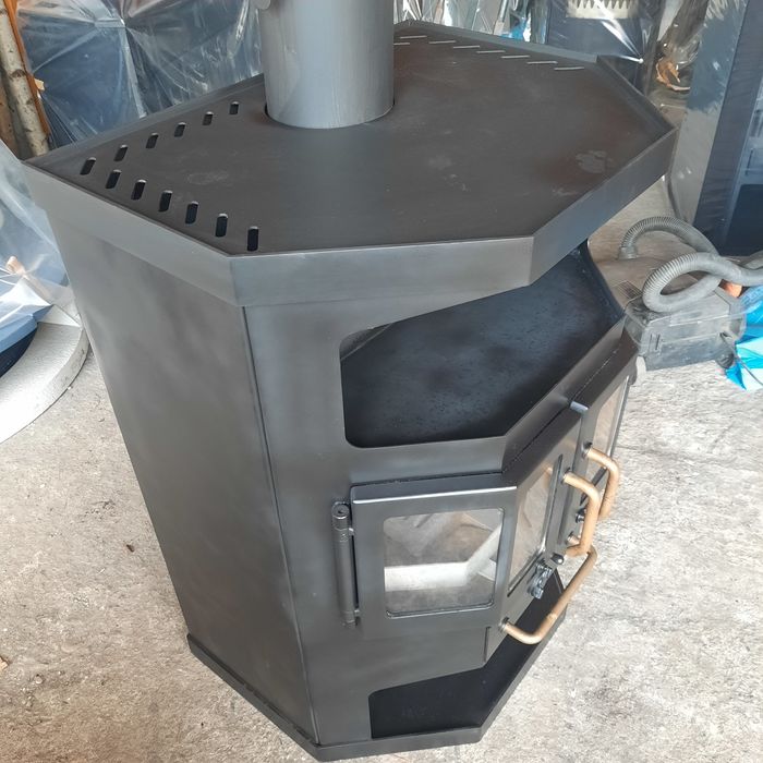 Soba tip șemineu de 8 kw ,focar șamotat