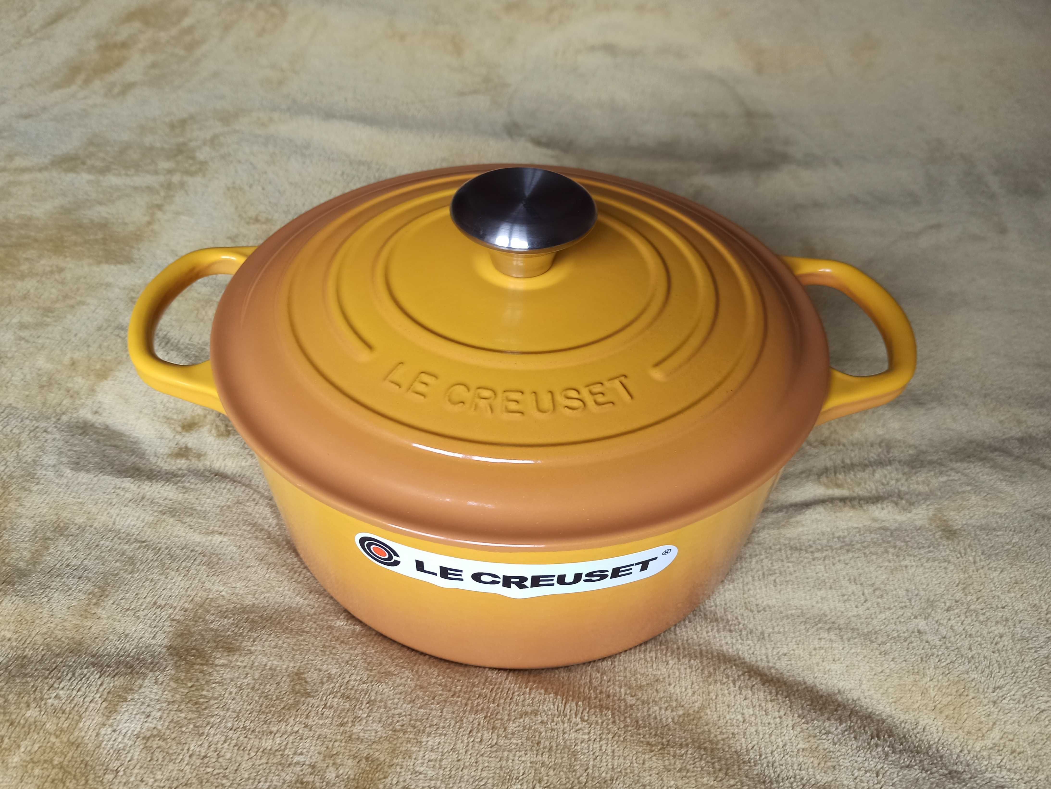 Caserolă rotundă din fontă emailată Le Creuset Signature, 24 cm.(NOUĂ)