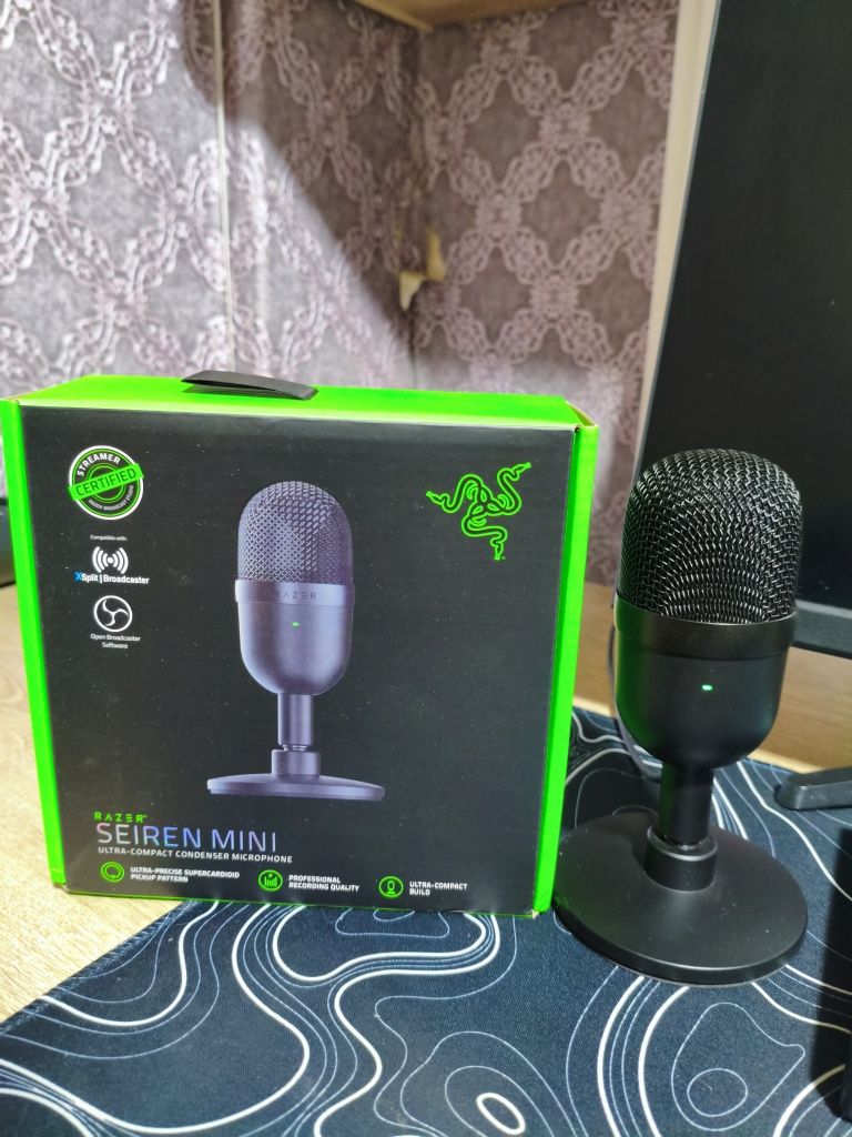 Микрофон Razer Seiren Mini