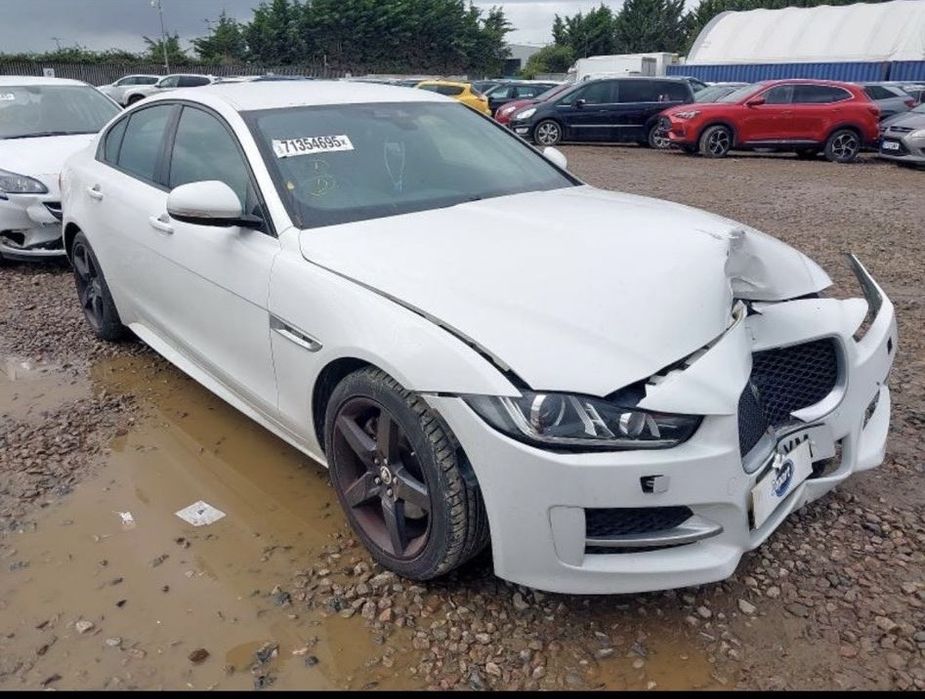 Vand Jaguar XE R-Sport