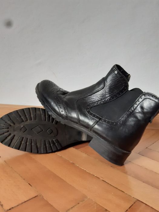 Ghete piele marimea 35