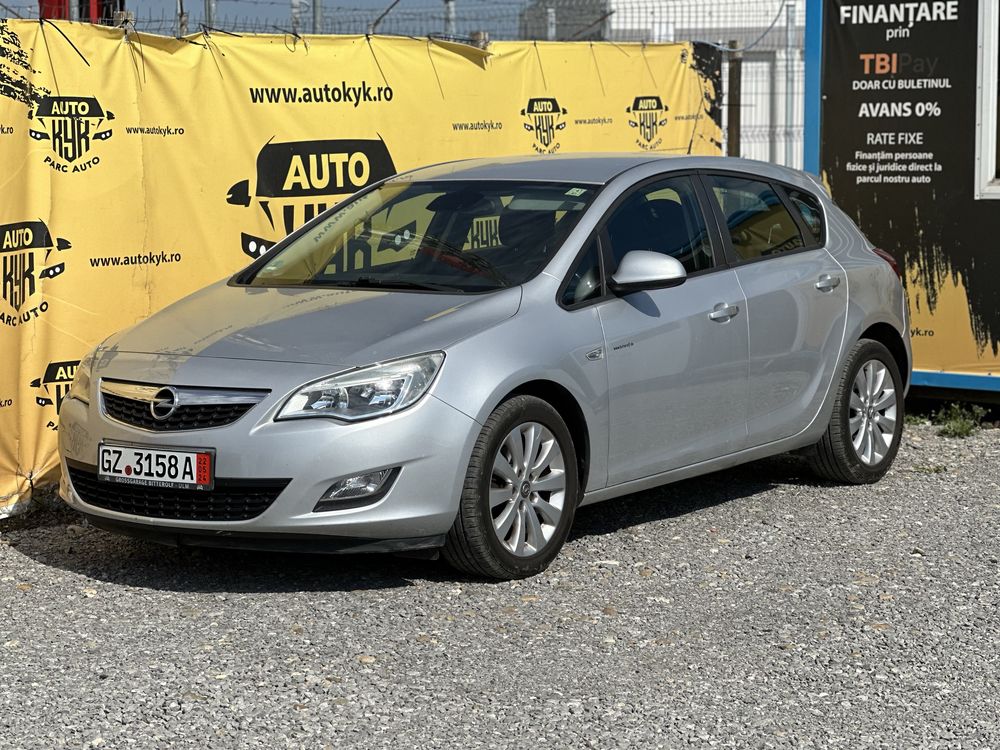 Opel Astra J 1.7 cdti Limuzina !!!