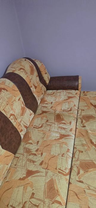 Canapea de vânzare.