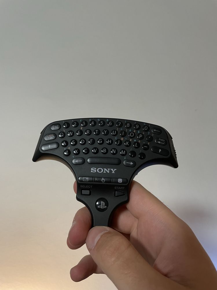 Sony PlayStation 3 fat modat cu jocuri si figurine