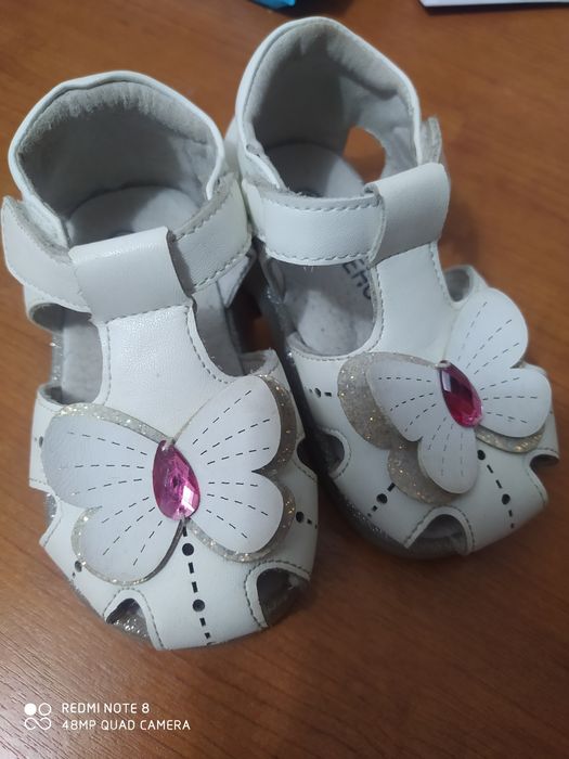 Продам сандали 21р