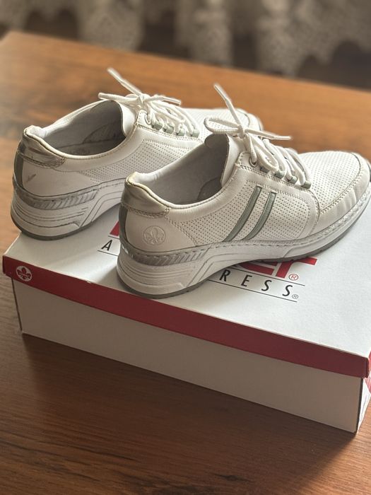 Продам кроссовки-туфли