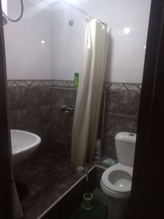 Чирчик шахар 3 микро район 2 х 58 кв/м сотилади Нархи 27.000$ Наличка