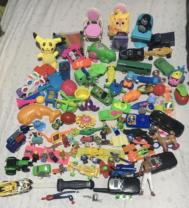 Почти цял Чувал Играчки Фигурки и Разни