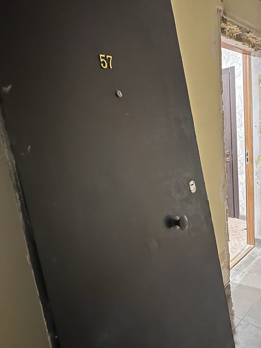 Продам железную дверь!