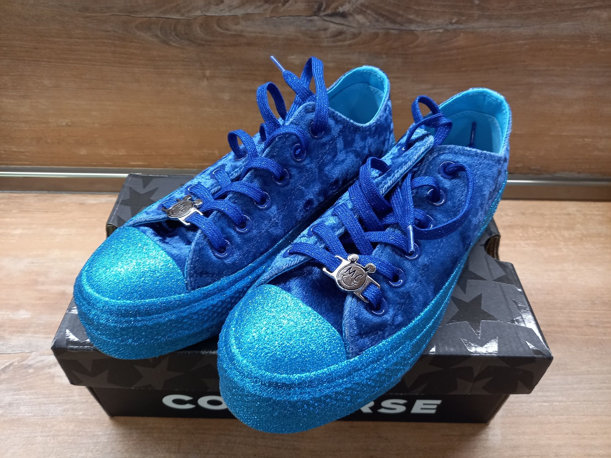 Converse и Fila спортни обувки