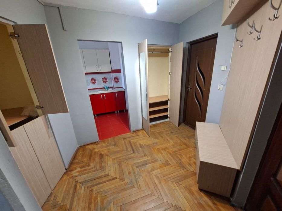 Dau in chirie garsoniera