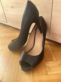 Черни дамски обувки с ток