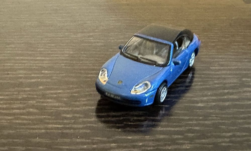 Machete auto CARARAMA 1/72
