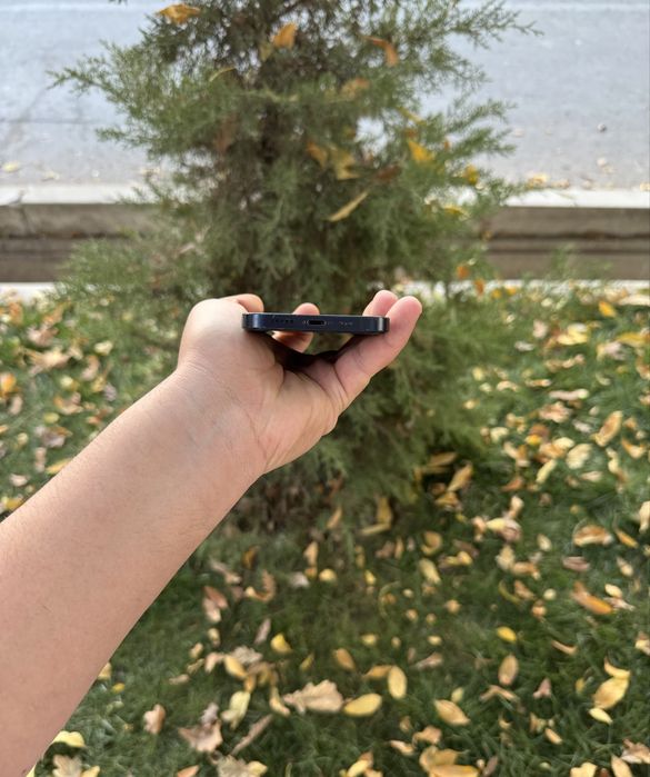 Iphone 12 64gb Xolat yaxsh yomkst 77 ochilmagan hama joy ishlid ayb yo