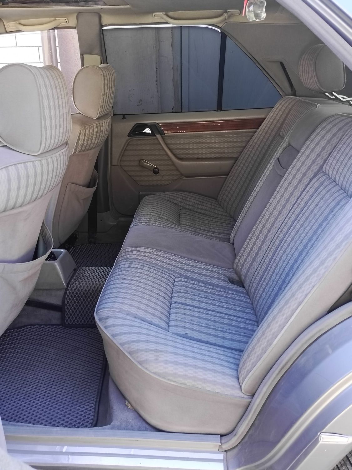 W124 Mercedes Benz D200