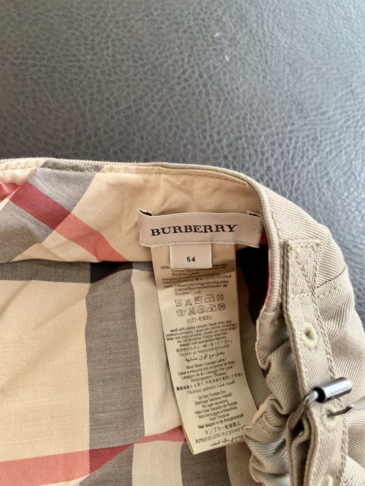 Basca burberry marimea 54 ( copii)