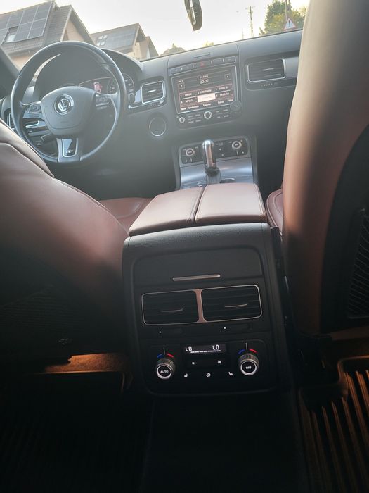 Vând Volkswagen Touareg R line 2016