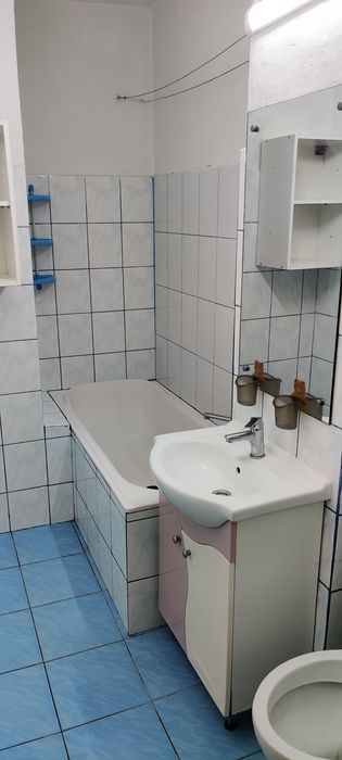 Inchiriez garsoniera