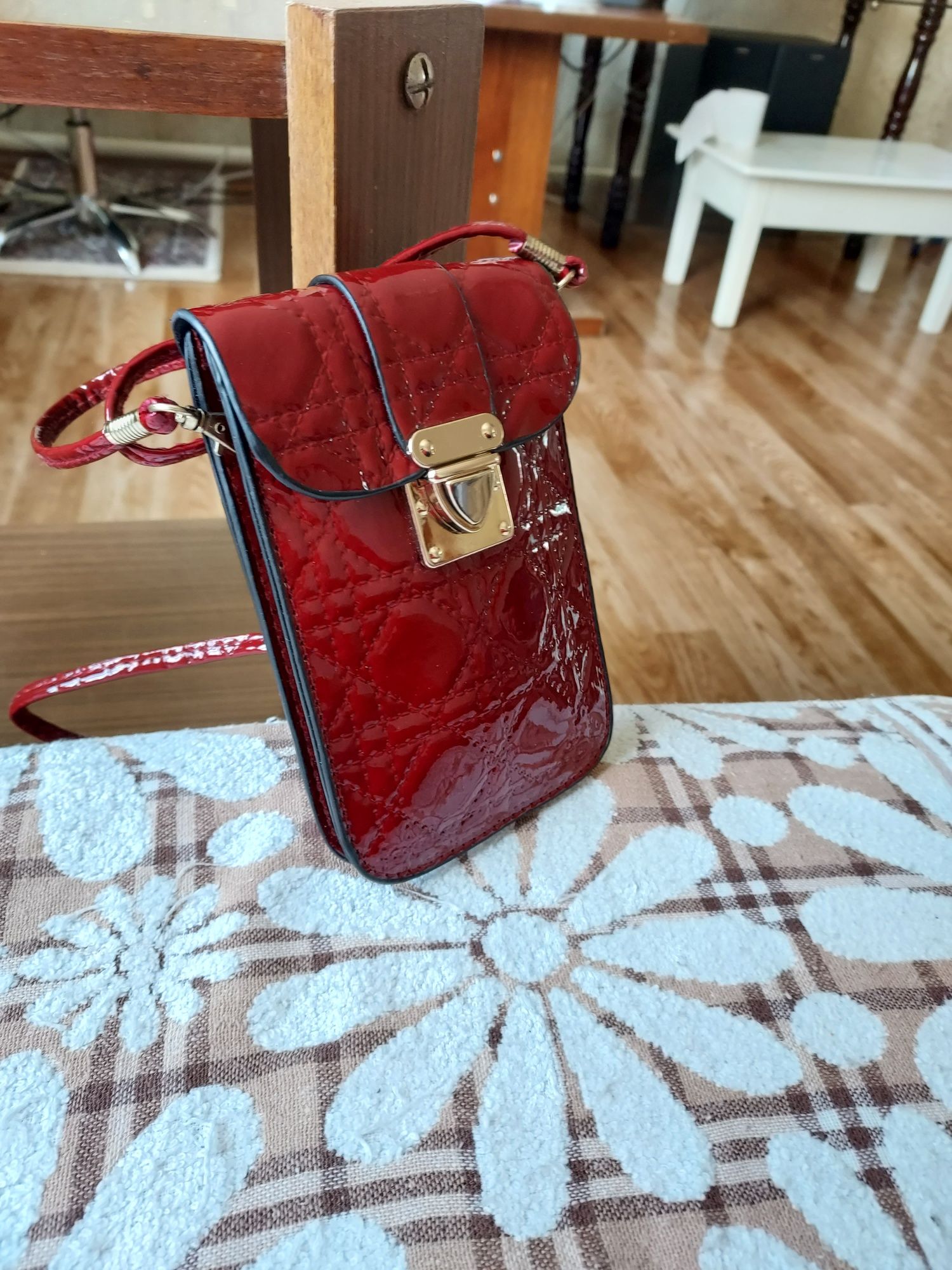 Продам новую женскую сумочку