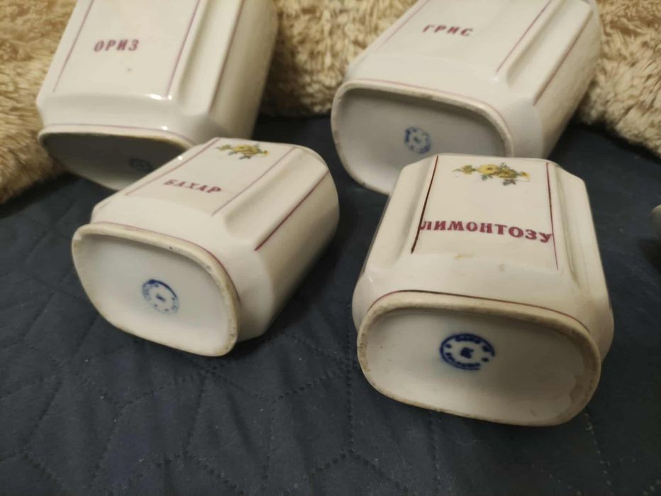Български стар порцеланов сервиз за подправки