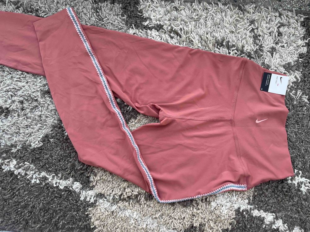 Чисто нов клин Nike