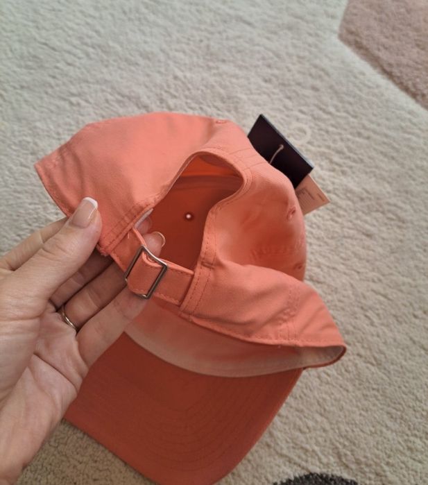 Чисто нова шапка Reebok