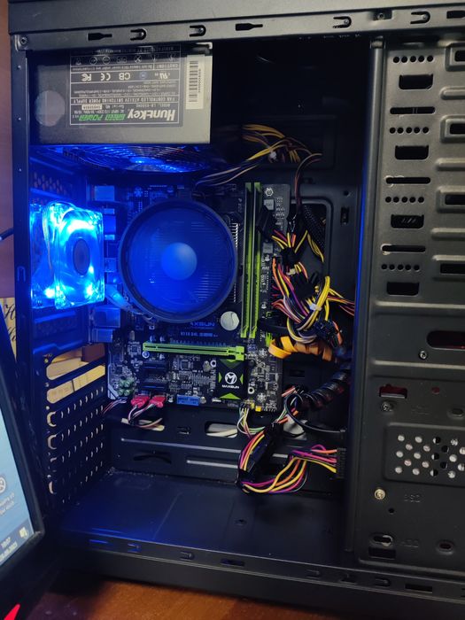 Компьютер Core i5/16GB DDR4/SSD256GB/LG Монитор 22" FHD в хорошем сост