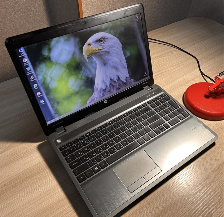 4 ядерный Hp i3 ноутбук в отличном состояний