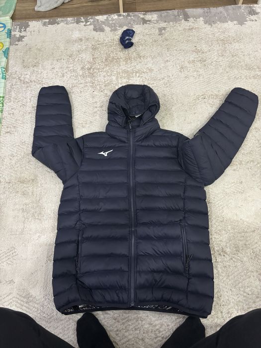 Продам куртку новую,не одевалась Размер M.Mizina фирма.