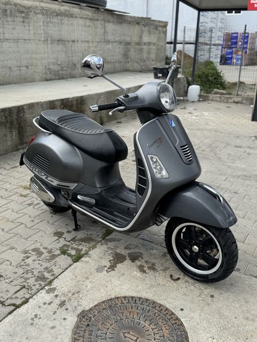 Piaggio Vespa GTS 300 Super